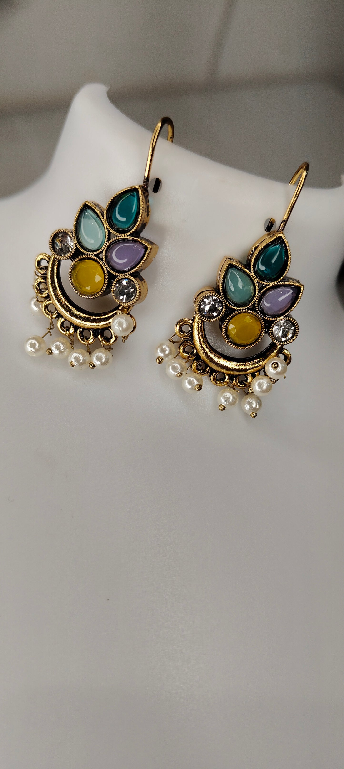 Royal Glow Earring