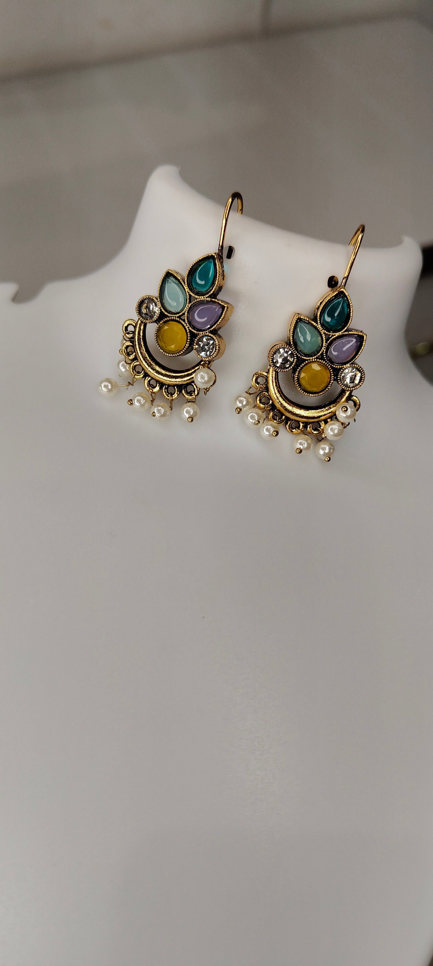 Royal Glow Earring